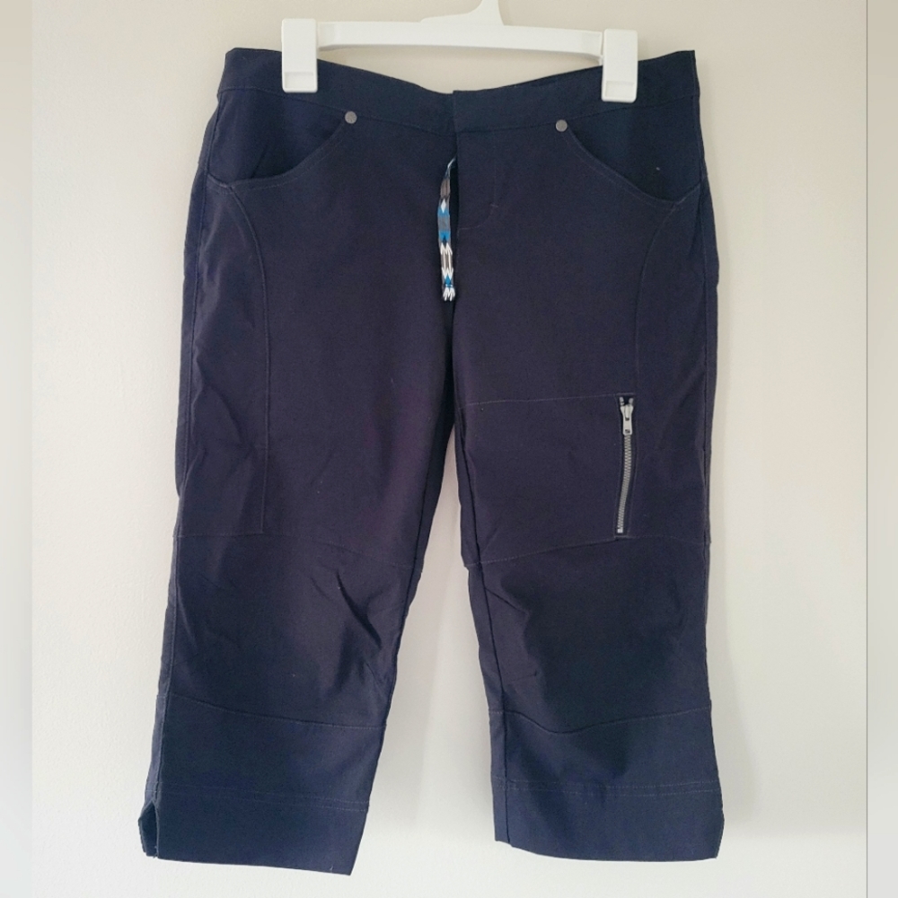 🍄3/$20🍄Athleta Burmuda Capri Hiking Pants